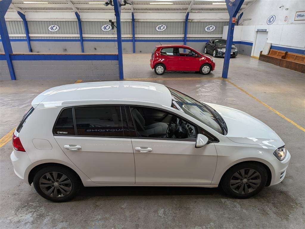 <p>2013 VOLKSWAGEN GOLF SE BLUEMOTION TECH T</p>