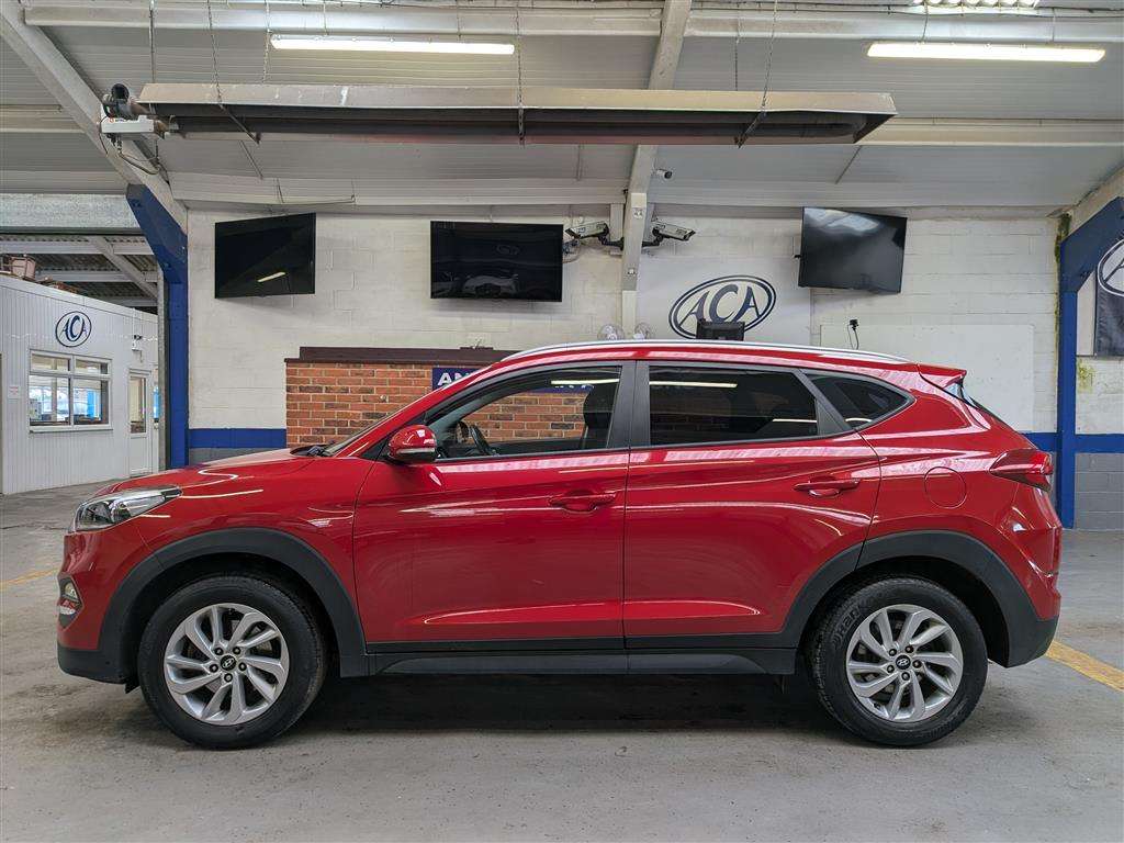 <p>2018 HYUNDAI TUCSON SE NAV B-DRIVE 2WD</p>
