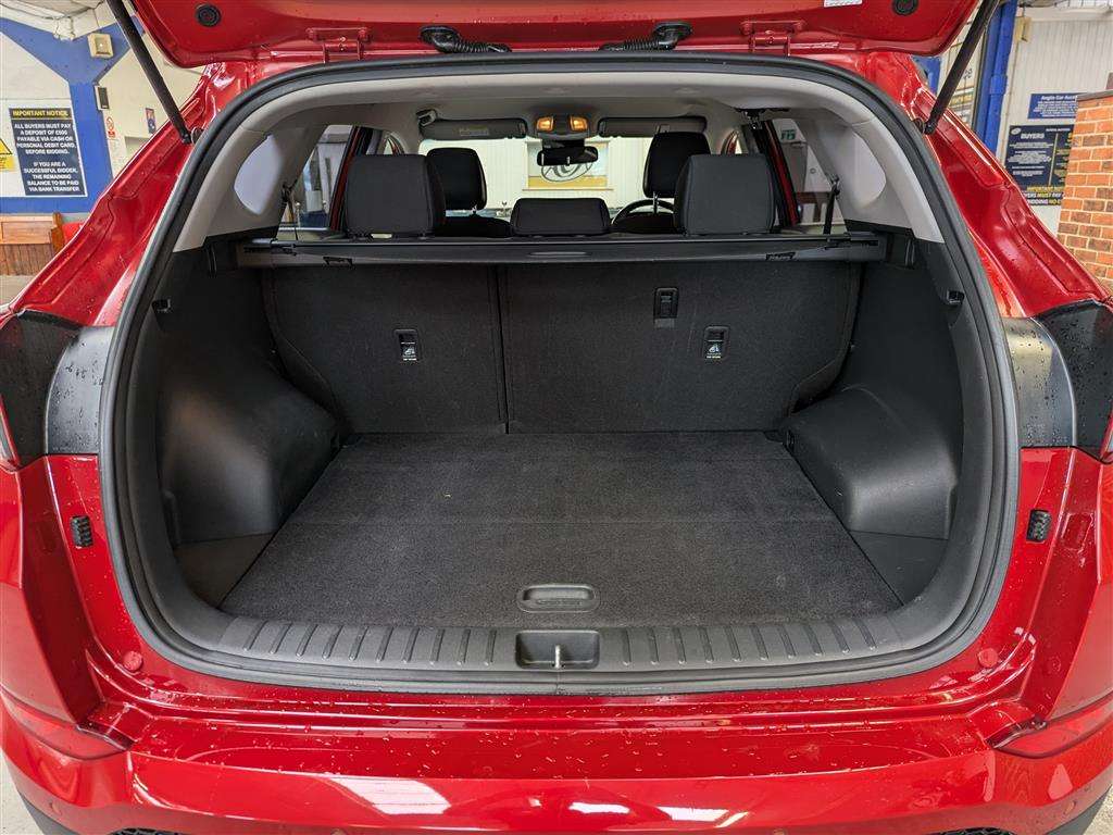 <p>2018 HYUNDAI TUCSON SE NAV B-DRIVE 2WD</p>