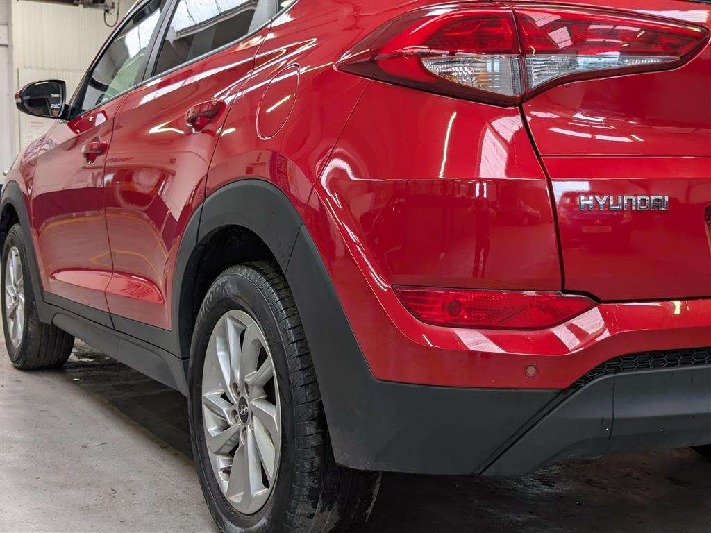 <p>2018 HYUNDAI TUCSON SE NAV B-DRIVE 2WD</p>