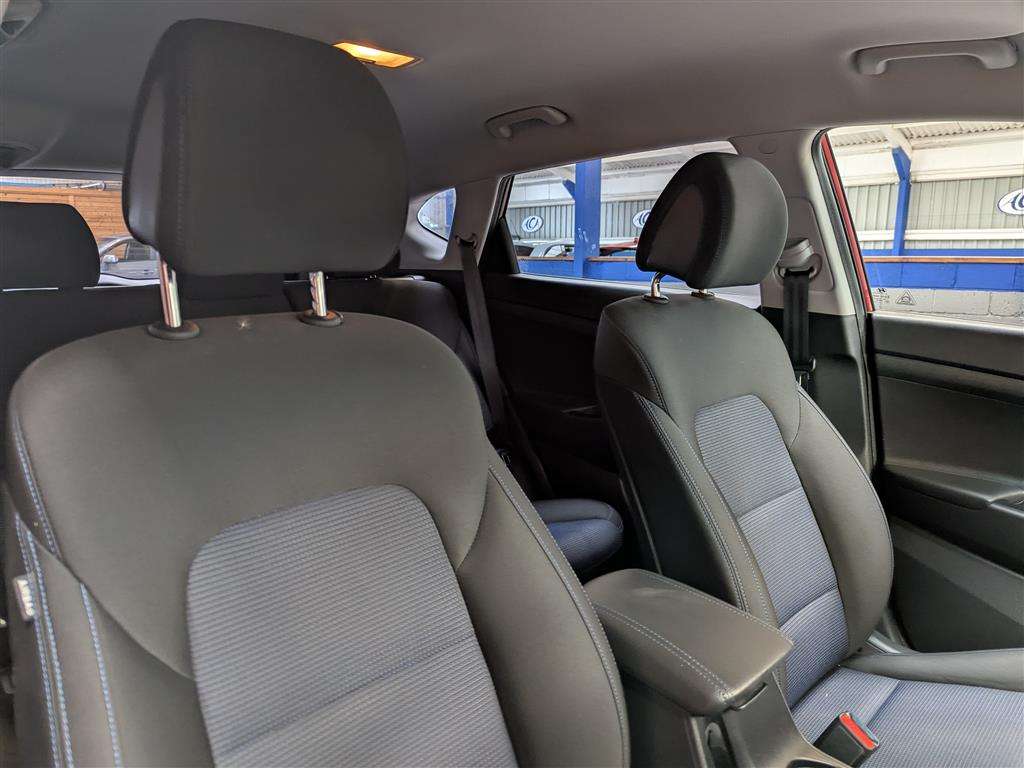 <p>2018 HYUNDAI TUCSON SE NAV B-DRIVE 2WD</p>