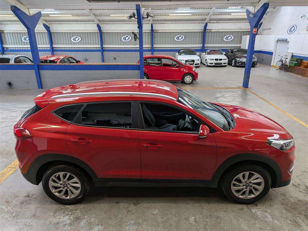 <p>2018 HYUNDAI TUCSON SE NAV B-DRIVE 2WD</p>