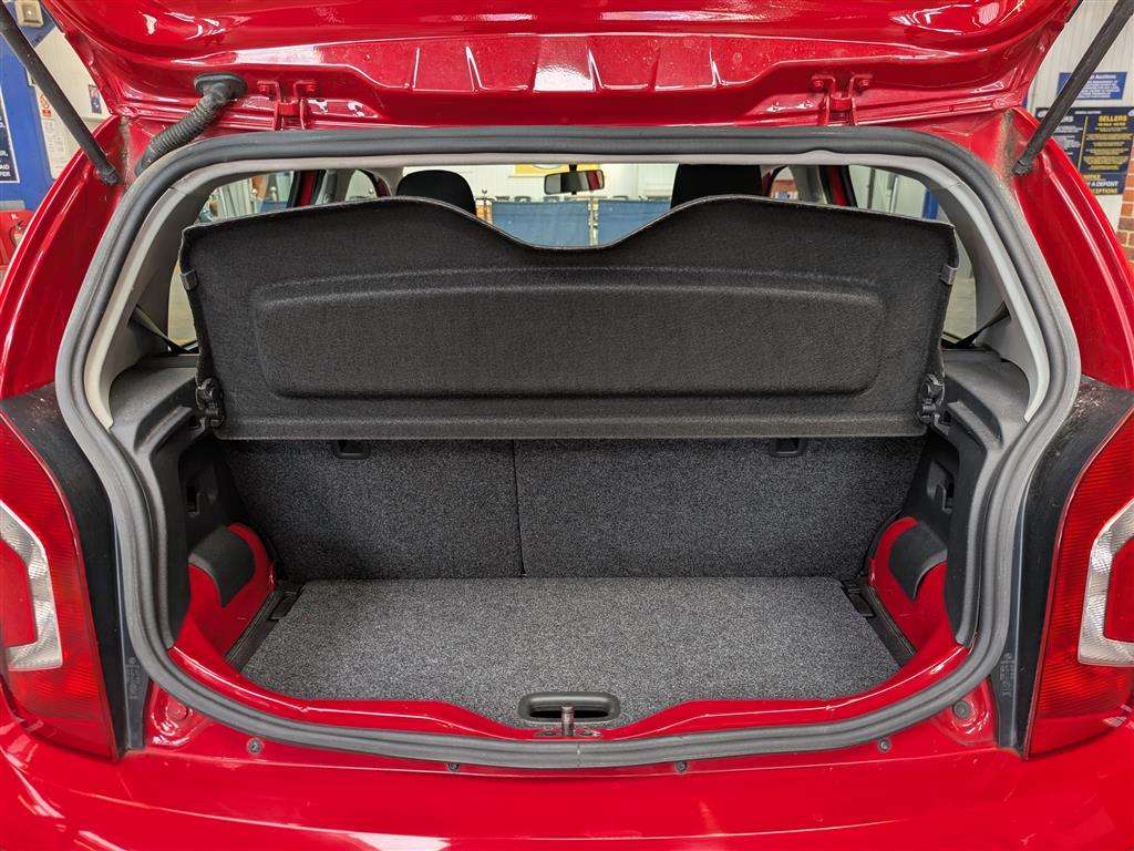 <p>2013 VOLKSWAGEN MOVE UP AUTO</p>