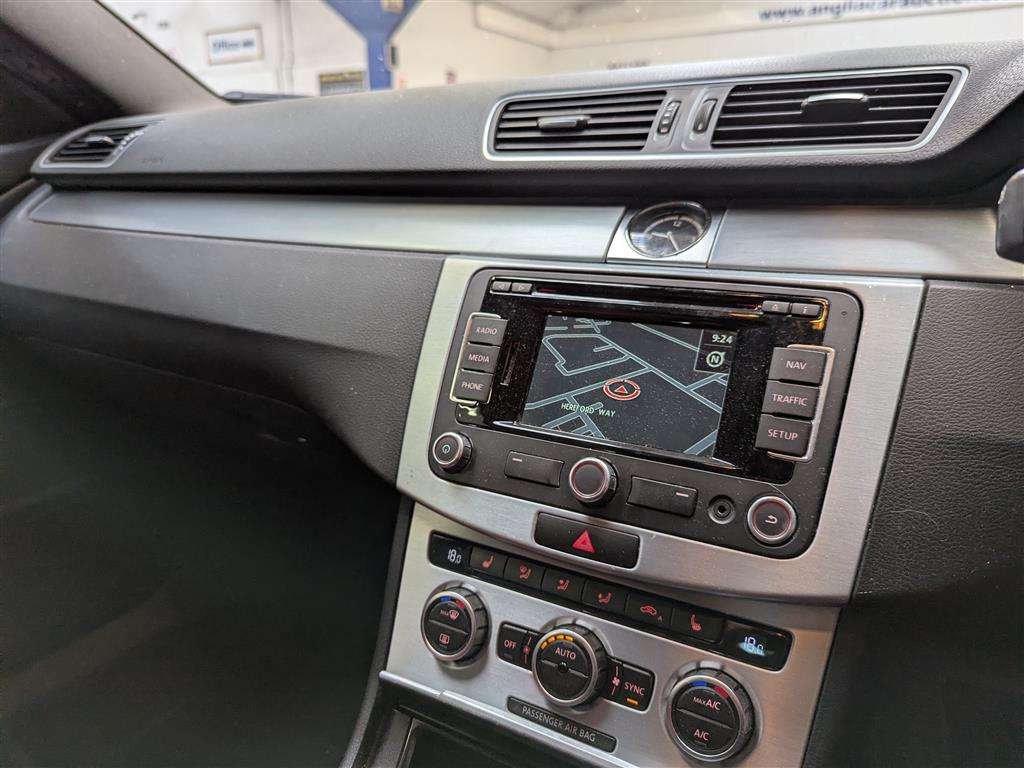 <p>2015 VOLKSWAGEN CC R LINE BLUEMOTION TECH</p>