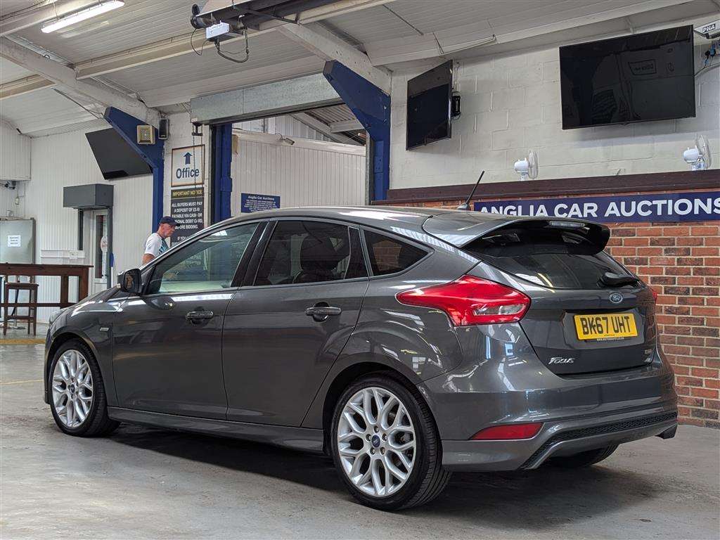 <p>2017 FORD FOCUS ST-LINE</p>