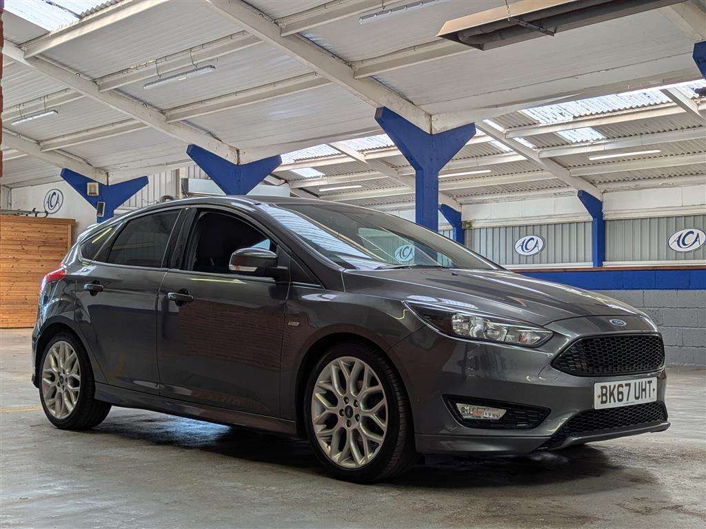 <p>2017 FORD FOCUS ST-LINE</p>