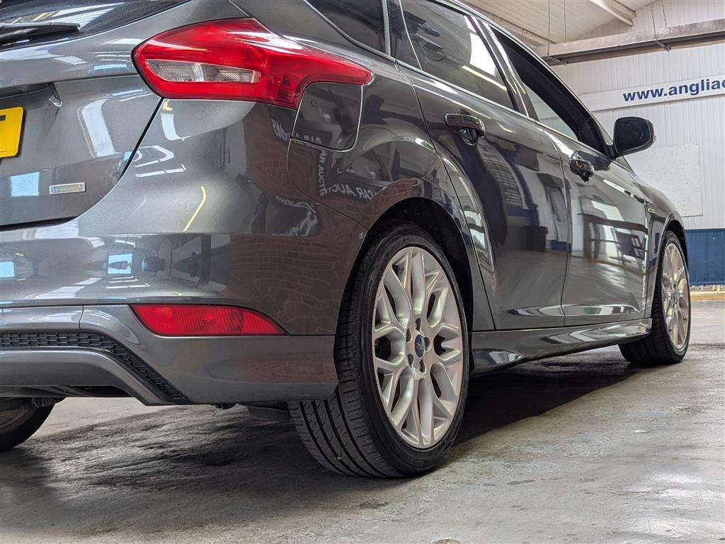 <p>2017 FORD FOCUS ST-LINE</p>