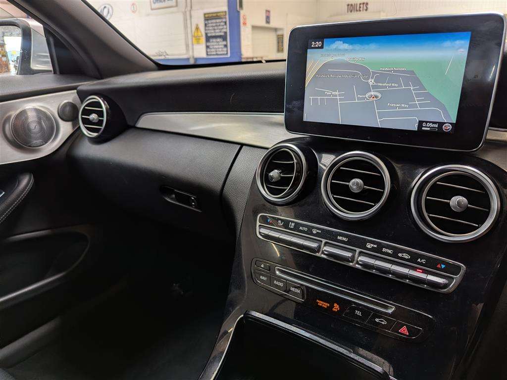 <p>2017 MERCEDES-BENZ C 250 AMG LINE PREMIUM +</p>