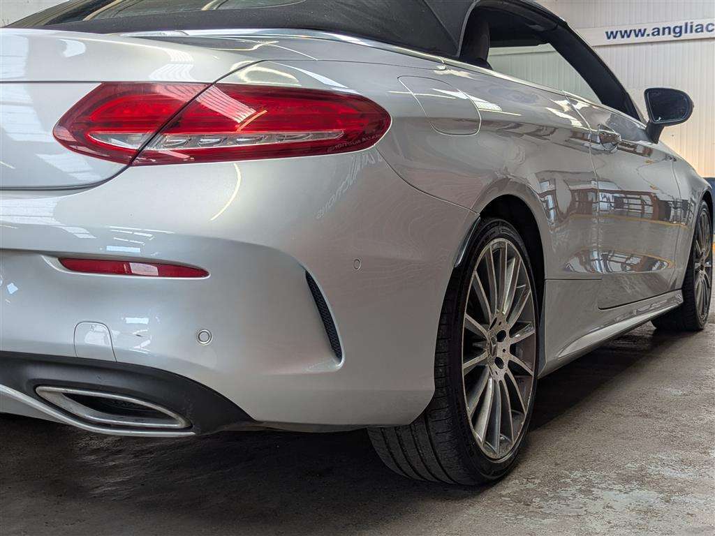 <p>2017 MERCEDES-BENZ C 250 AMG LINE PREMIUM +</p>