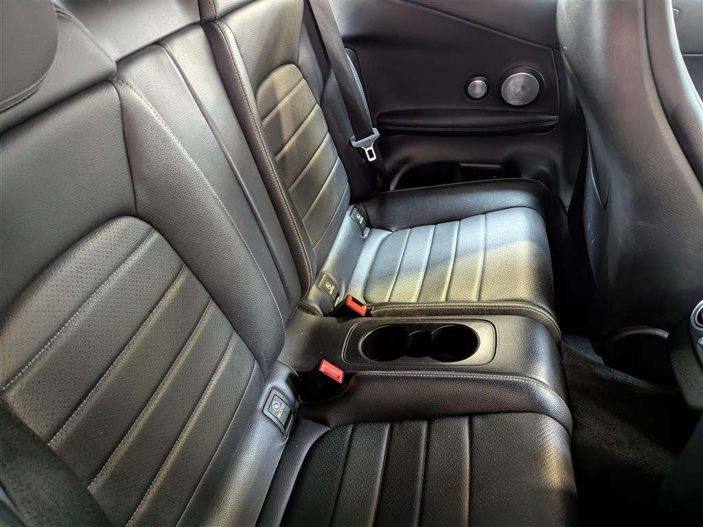 <p>2017 MERCEDES-BENZ C 250 AMG LINE PREMIUM +</p>