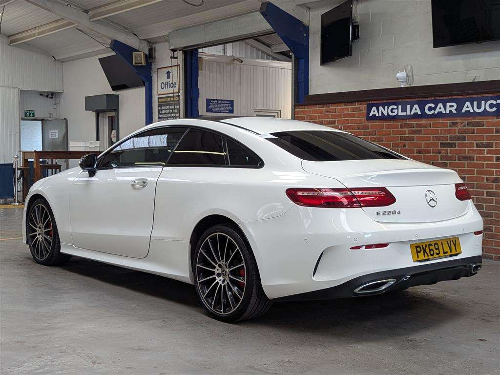 <p>2019 MERCEDES-BENZ E 220 D AMG LINE AUTO</p>