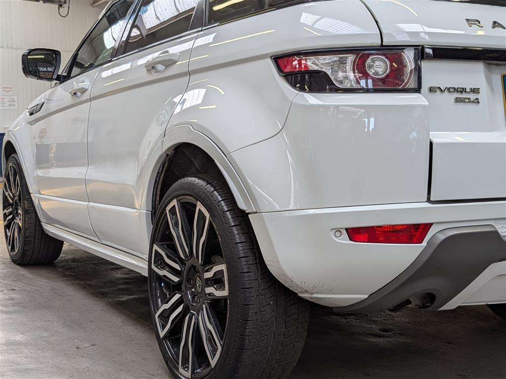 <p>2011 LAND ROVER RANGE ROVER EVOQUE D-LUX</p>