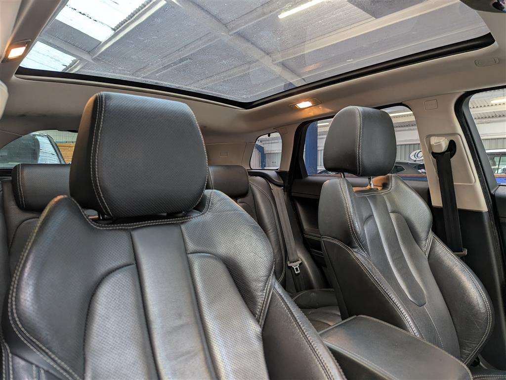 <p>2011 LAND ROVER RANGE ROVER EVOQUE D-LUX</p>