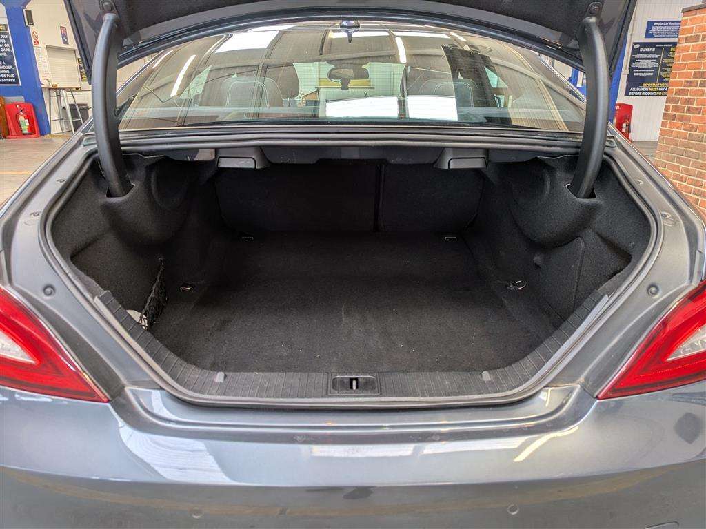 <p>2015 MERCEDES-BENZ CLS350 AMG LINE PREM BLUE</p>