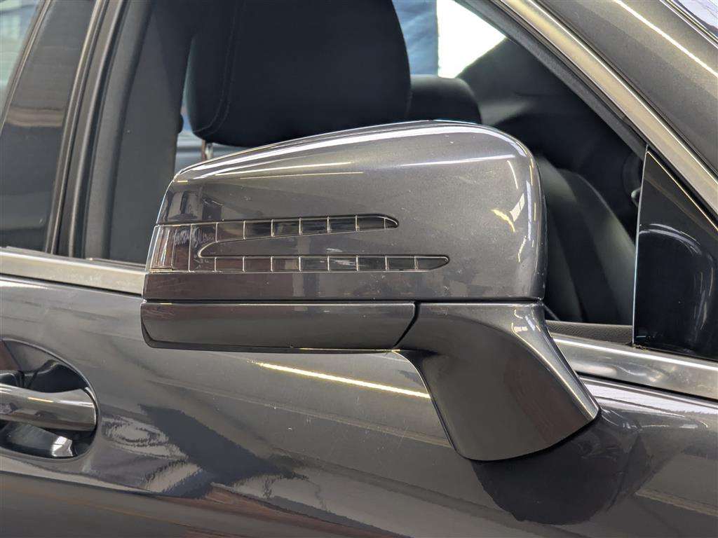 <p>2015 MERCEDES-BENZ CLS350 AMG LINE PREM BLUE</p>