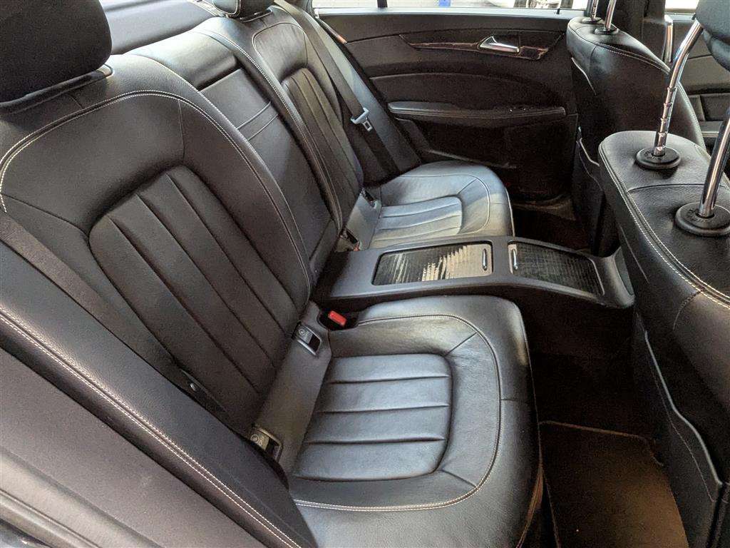 <p>2015 MERCEDES-BENZ CLS350 AMG LINE PREM BLUE</p>