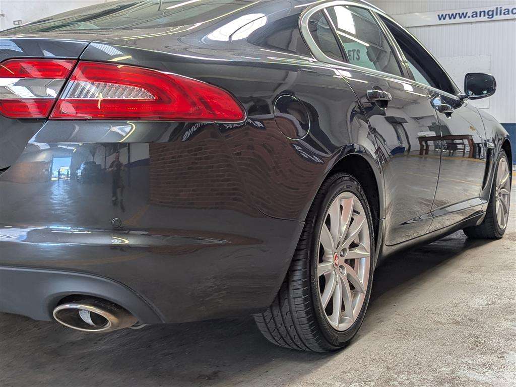 <p>2014 JAGUAR XF PREMIUM LUXURY D AUTO</p>