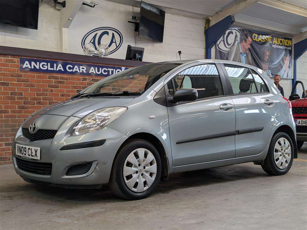 <p>2009 TOYOTA YARIS TR VVT-I S-A</p>
