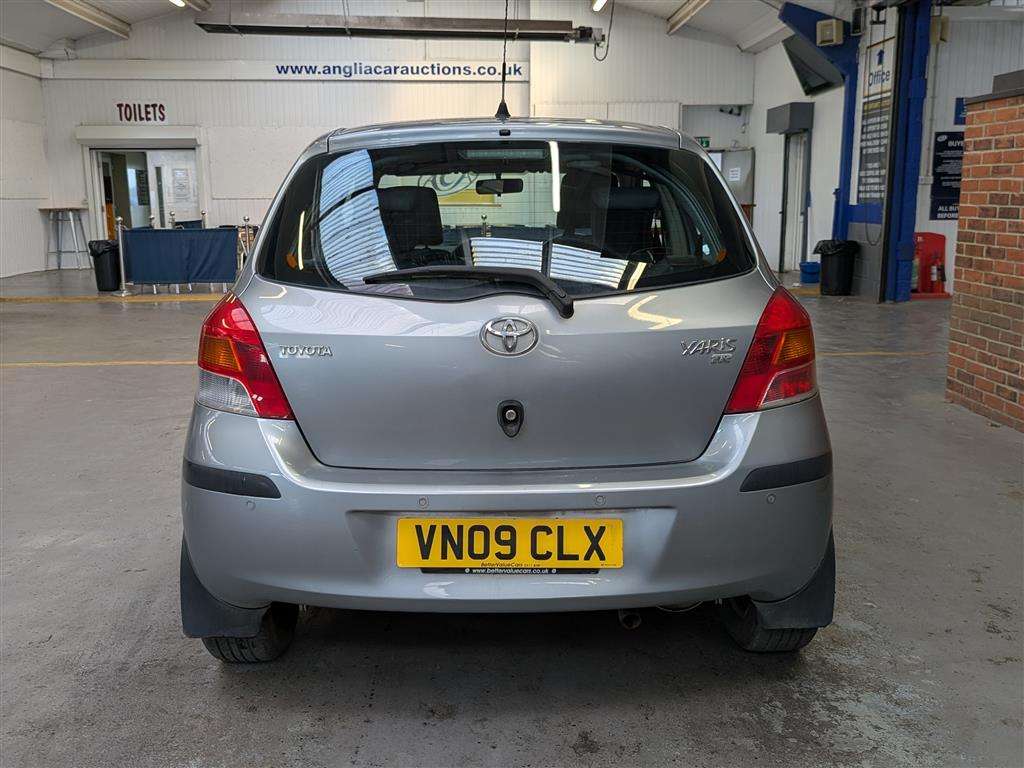 <p>2009 TOYOTA YARIS TR VVT-I S-A</p>