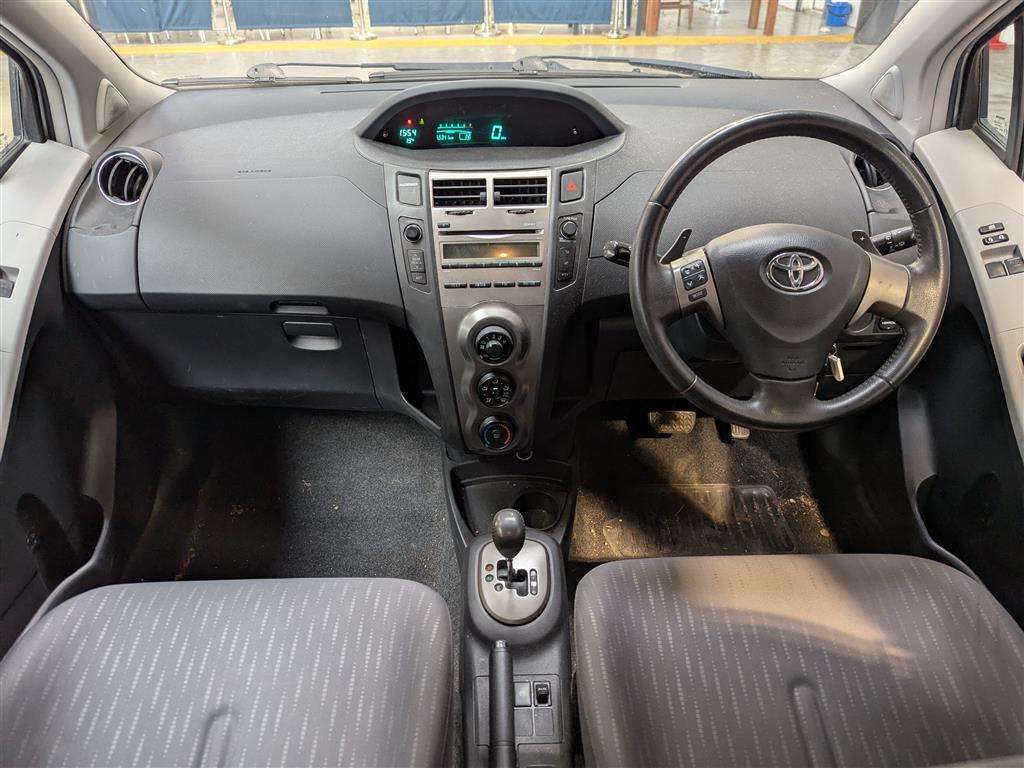 <p>2009 TOYOTA YARIS TR VVT-I S-A</p>