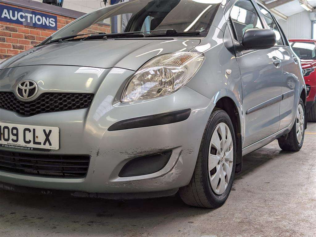 <p>2009 TOYOTA YARIS TR VVT-I S-A</p>