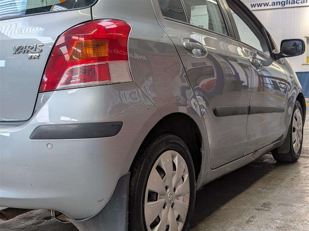 <p>2009 TOYOTA YARIS TR VVT-I S-A</p>