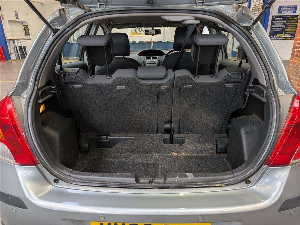 <p>2009 TOYOTA YARIS TR VVT-I S-A</p>