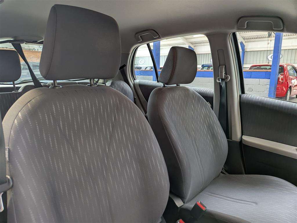 <p>2009 TOYOTA YARIS TR VVT-I S-A</p>