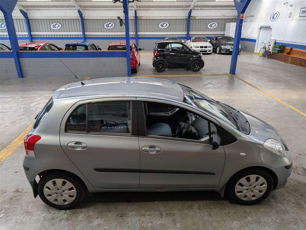 <p>2009 TOYOTA YARIS TR VVT-I S-A</p>