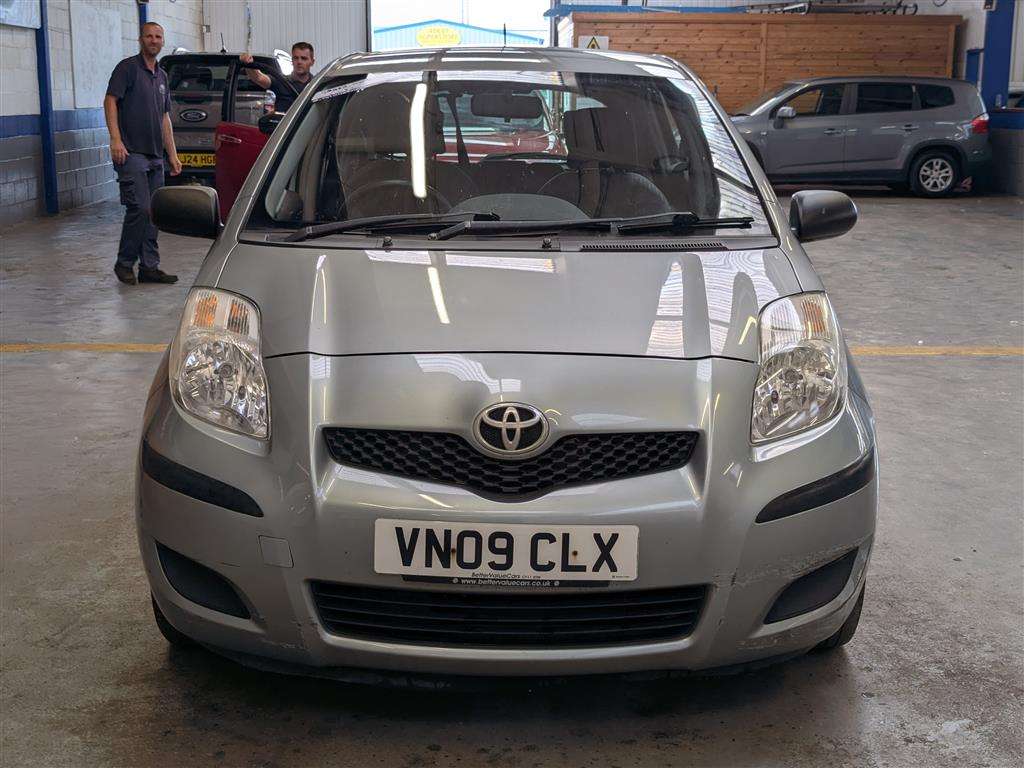 <p>2009 TOYOTA YARIS TR VVT-I S-A</p>