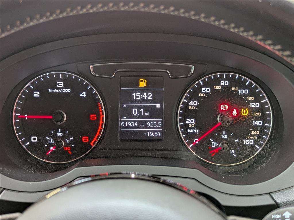 <p>2016 AUDI Q3 S LINE + TDI QUATTRO</p>