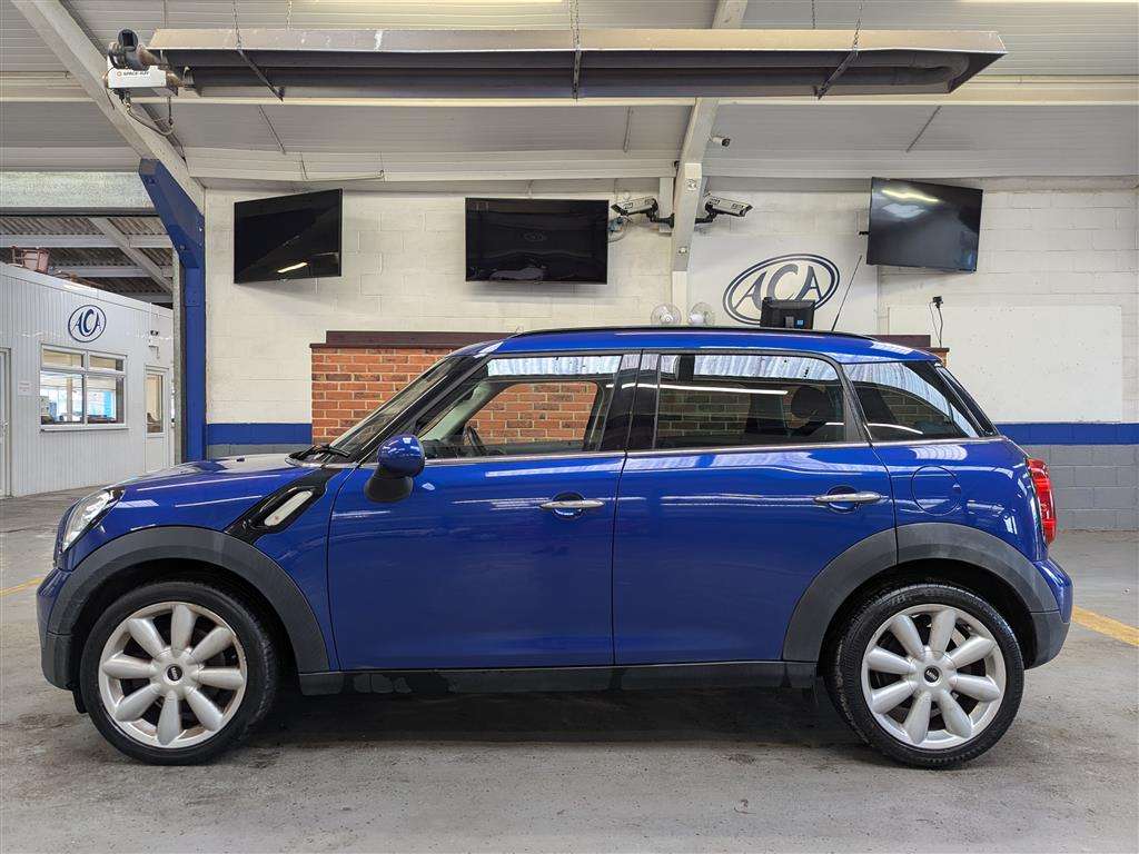 <p>2016 MINI COUNTRYMAN COOPER D</p>