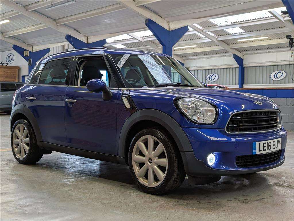 <p>2016 MINI COUNTRYMAN COOPER D</p>