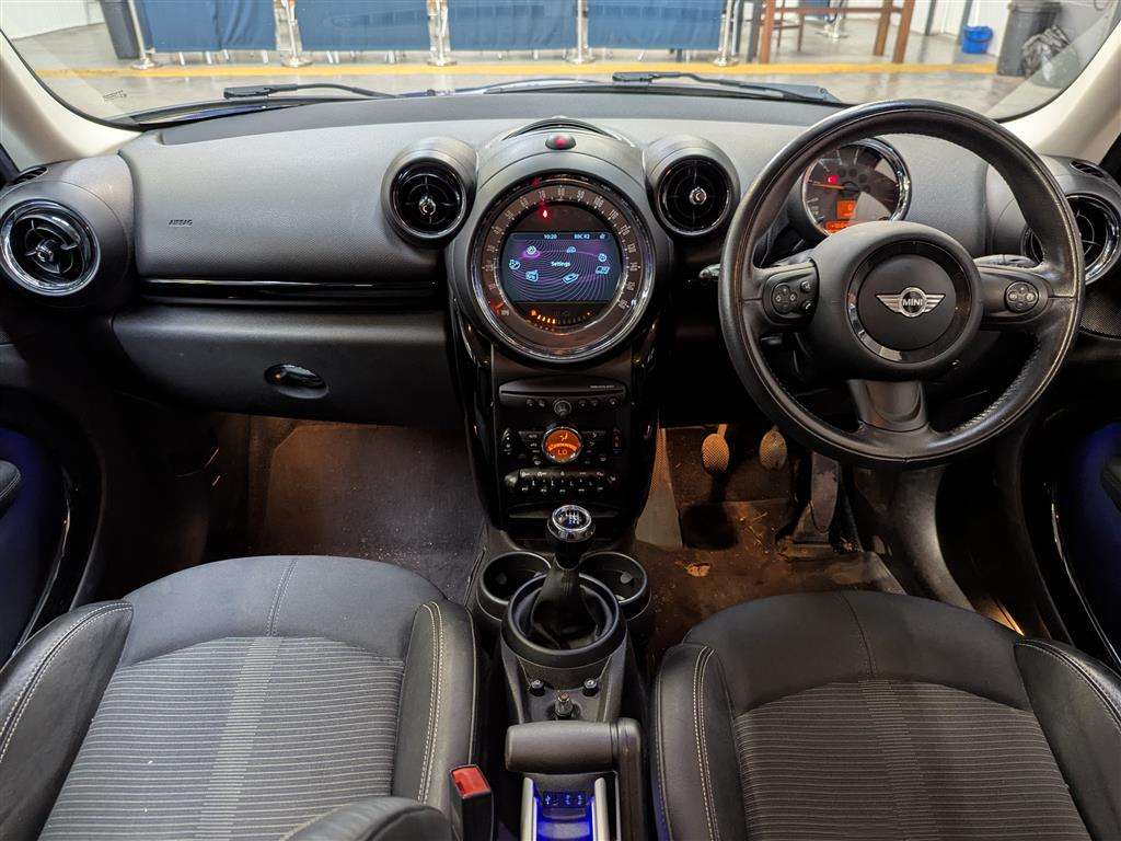 <p>2016 MINI COUNTRYMAN COOPER D</p>