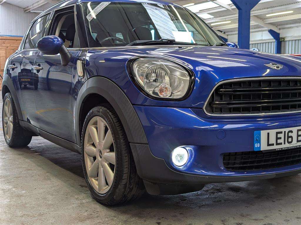 <p>2016 MINI COUNTRYMAN COOPER D</p>