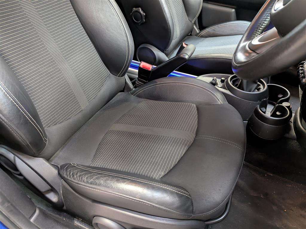 <p>2016 MINI COUNTRYMAN COOPER D</p>
