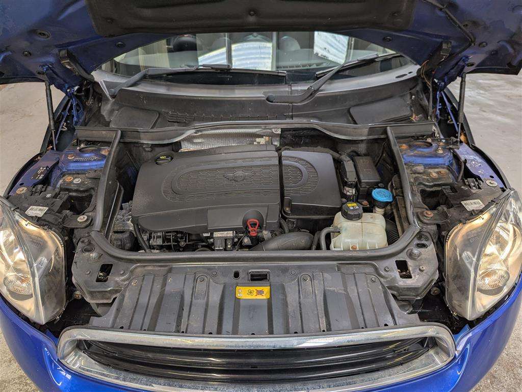 <p>2016 MINI COUNTRYMAN COOPER D</p>