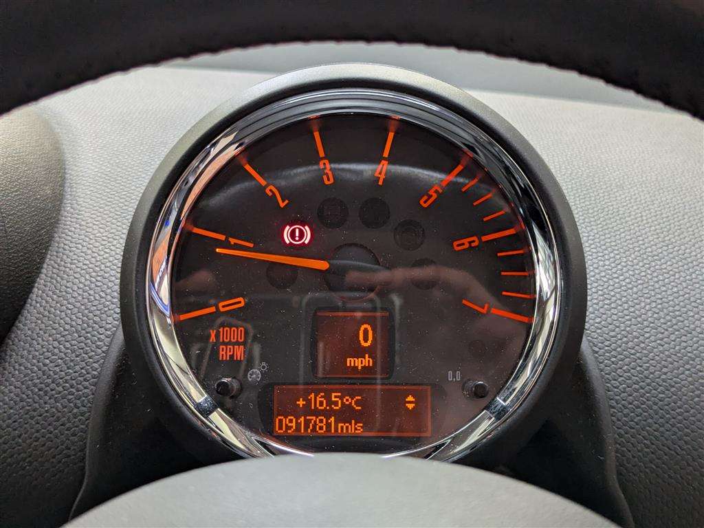 <p>2016 MINI COUNTRYMAN COOPER D</p>
