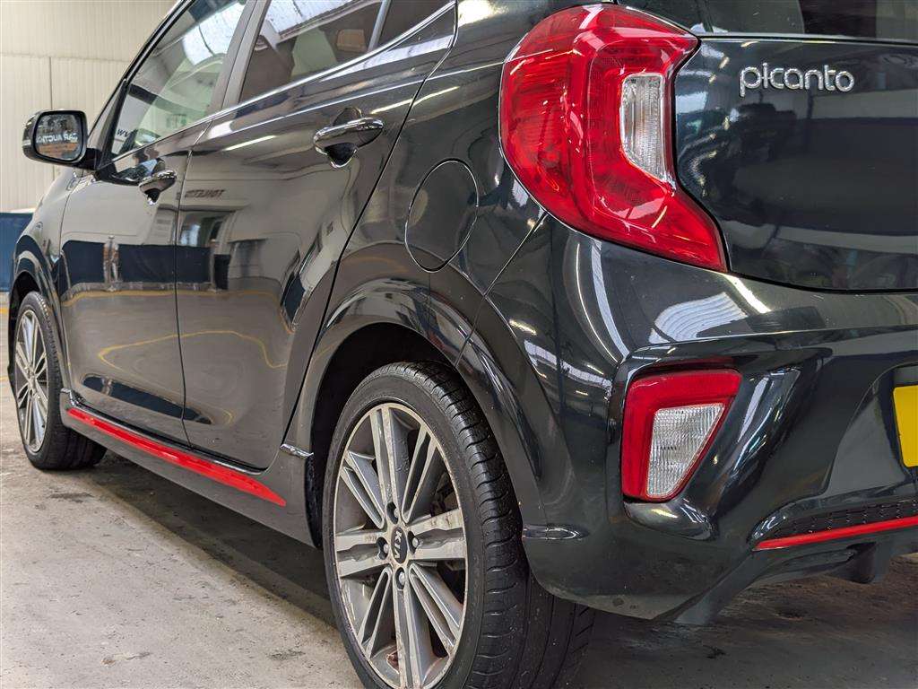 <p>2017 KIA PICANTO GT-LINE</p>