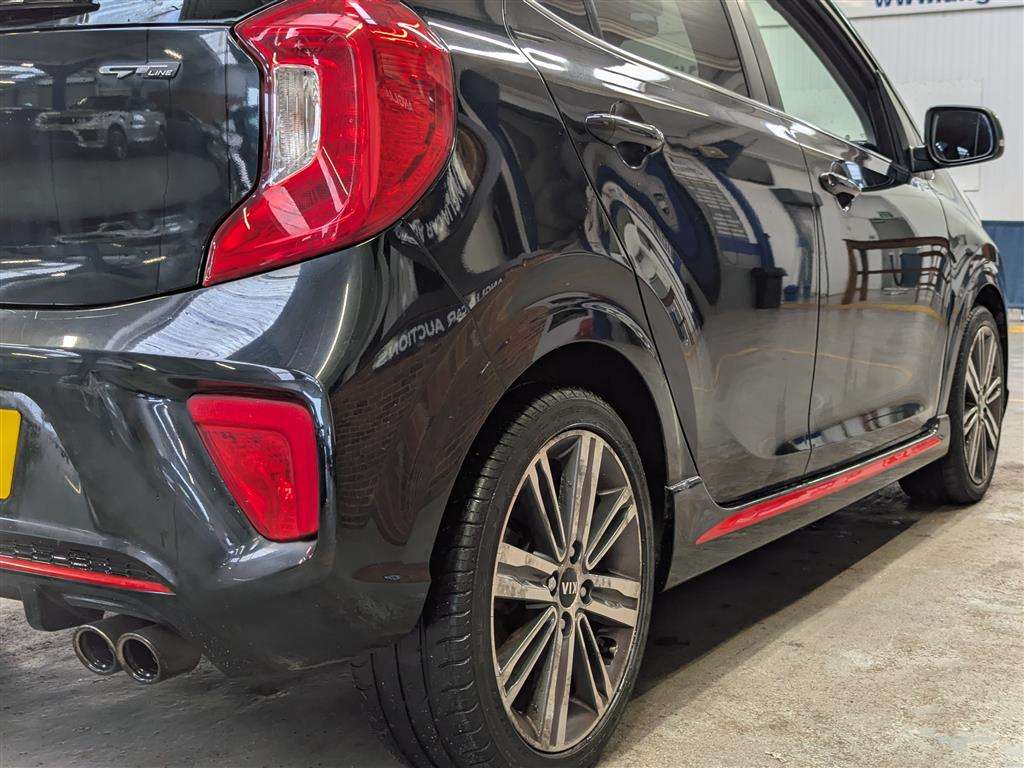 <p>2017 KIA PICANTO GT-LINE</p>