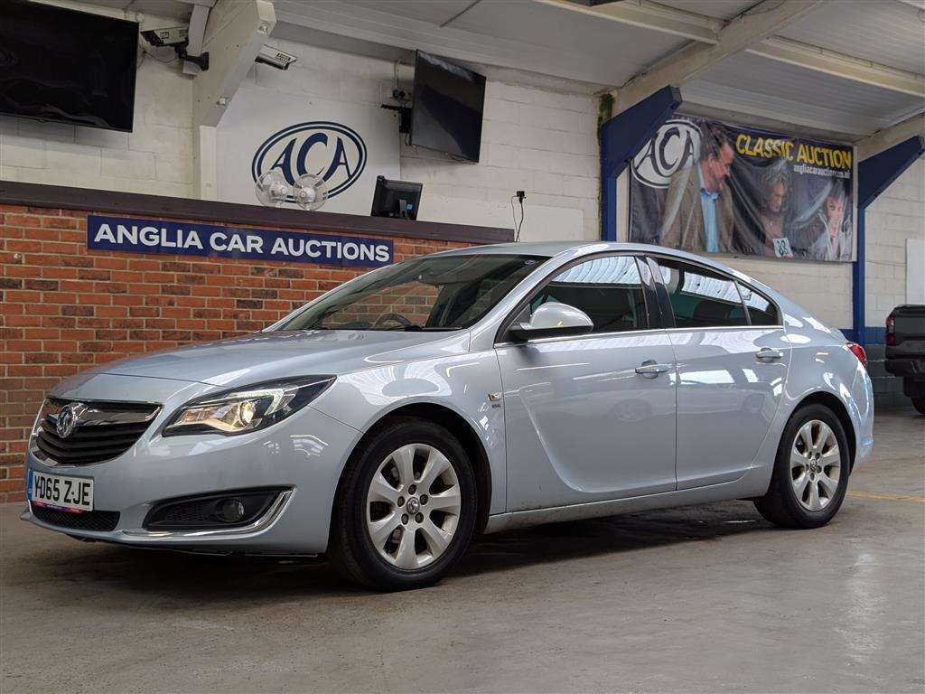 <p>2015 VAUXHALL INSIGNIA SRI NAV CDTI ECO</p>