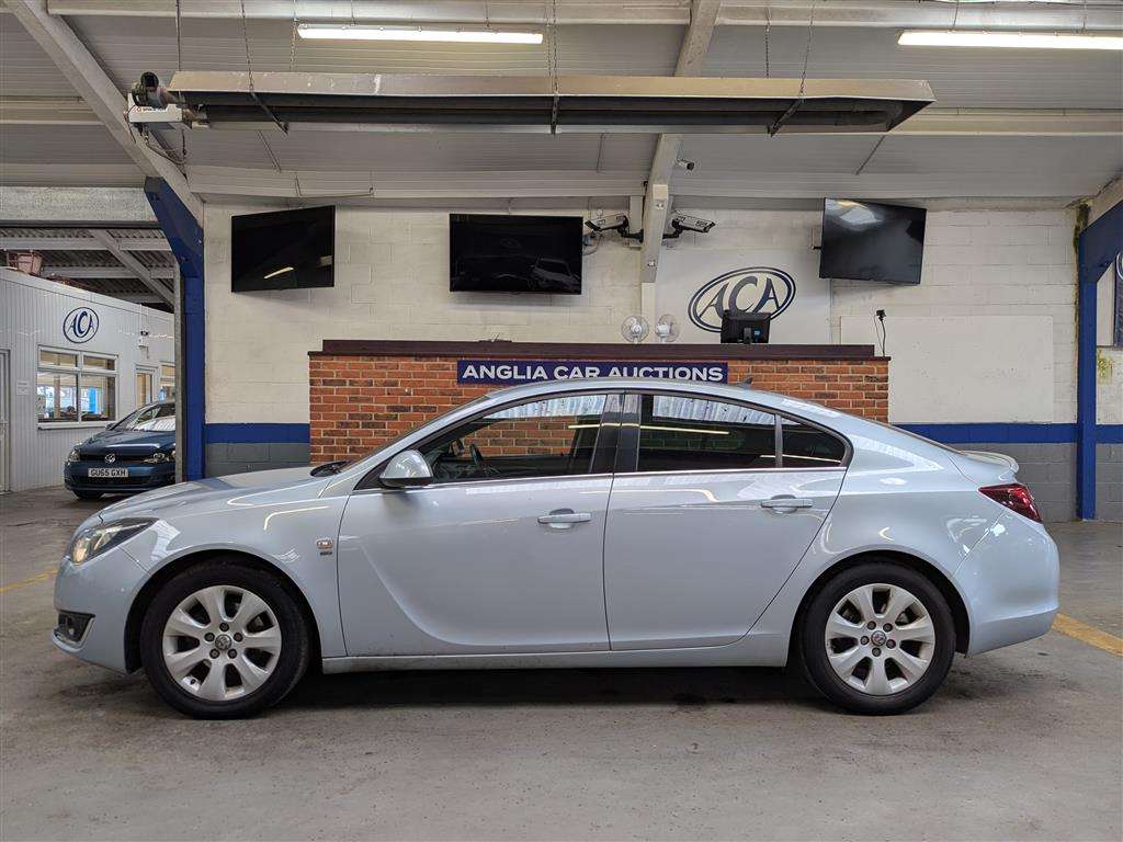 <p>2015 VAUXHALL INSIGNIA SRI NAV CDTI ECO</p>