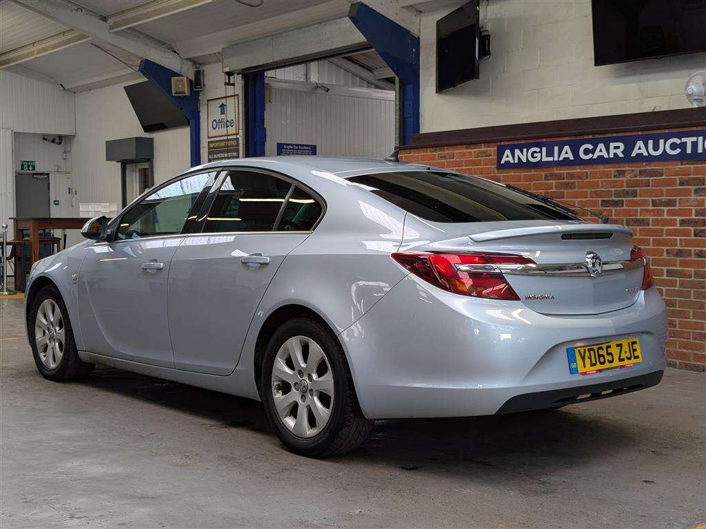 <p>2015 VAUXHALL INSIGNIA SRI NAV CDTI ECO</p>