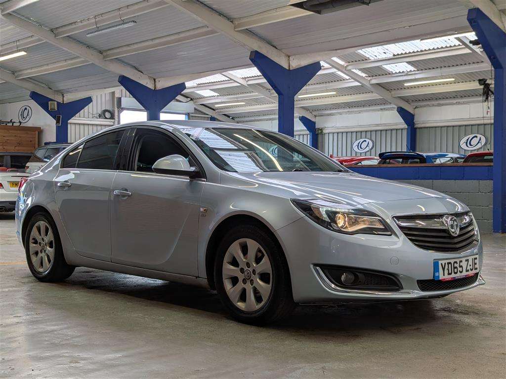 <p>2015 VAUXHALL INSIGNIA SRI NAV CDTI ECO</p>