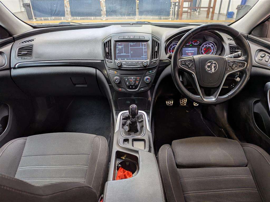 <p>2015 VAUXHALL INSIGNIA SRI NAV CDTI ECO</p>