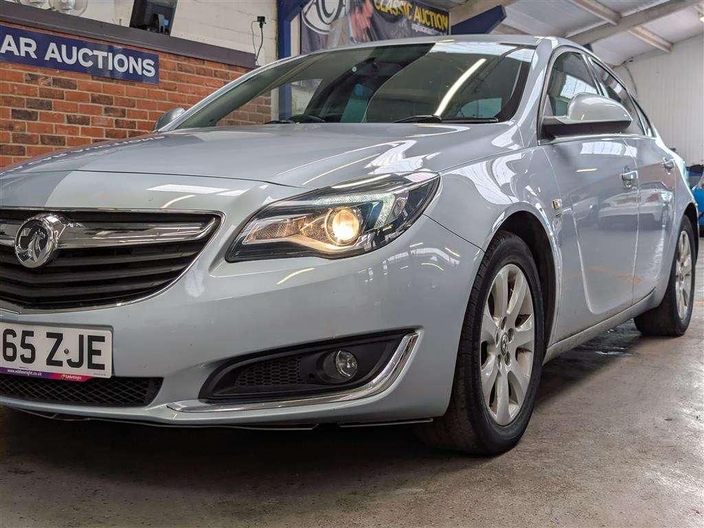 <p>2015 VAUXHALL INSIGNIA SRI NAV CDTI ECO</p>
