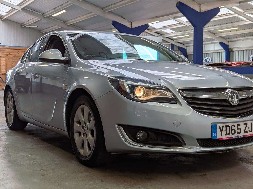 <p>2015 VAUXHALL INSIGNIA SRI NAV CDTI ECO</p>