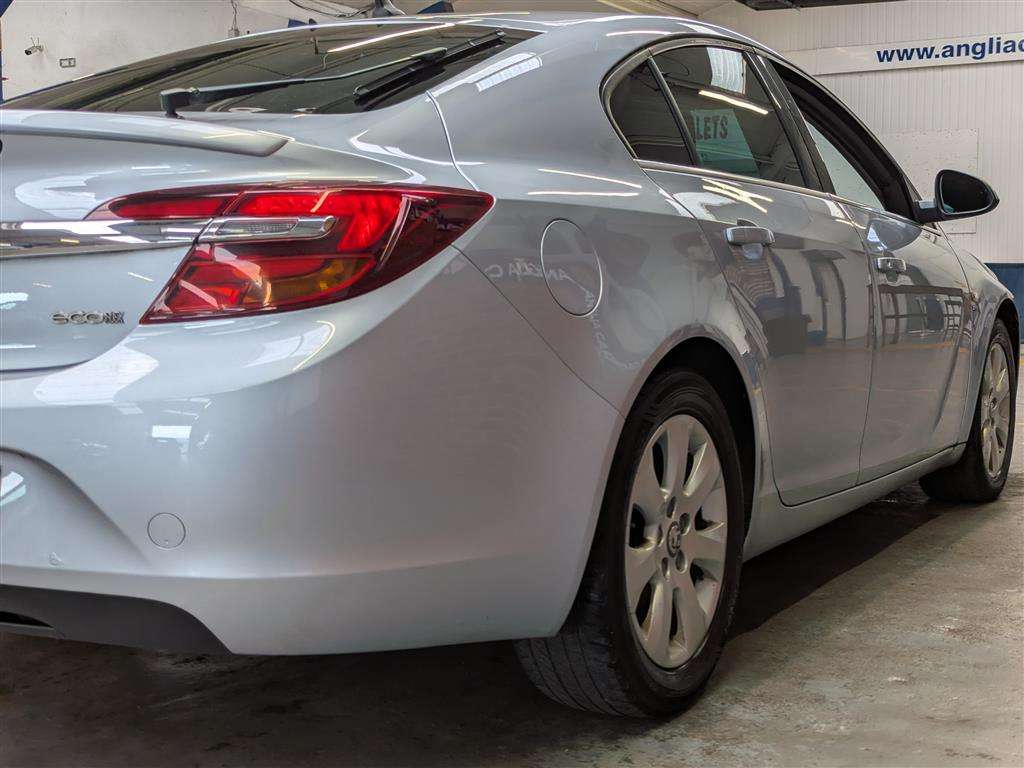 <p>2015 VAUXHALL INSIGNIA SRI NAV CDTI ECO</p>