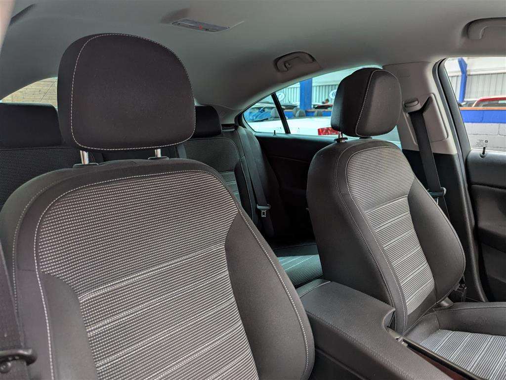 <p>2015 VAUXHALL INSIGNIA SRI NAV CDTI ECO</p>