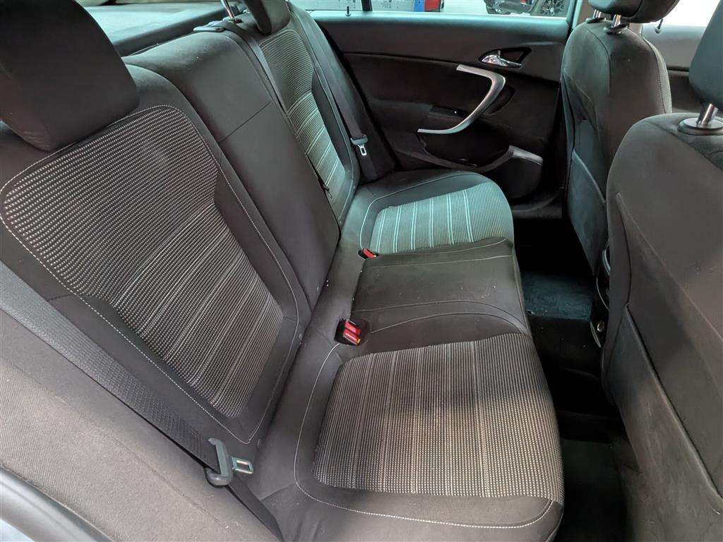 <p>2015 VAUXHALL INSIGNIA SRI NAV CDTI ECO</p>